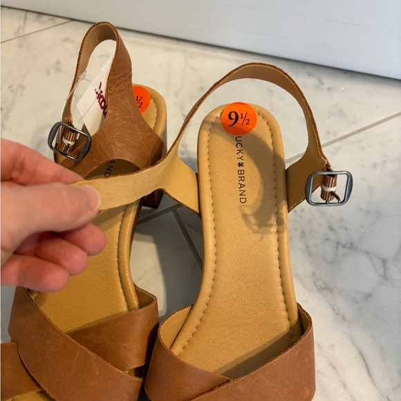 Lucky Brand Clog Sandals- new with tags! - Picture 4 of 6